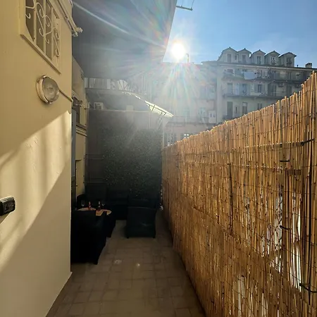 To Live Apartment *
